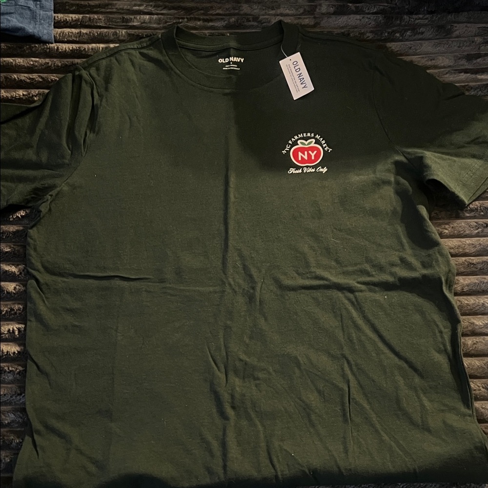 Old Navy Dark Green Short-Sleeve T-Shirt with Red NY Chest Graphic